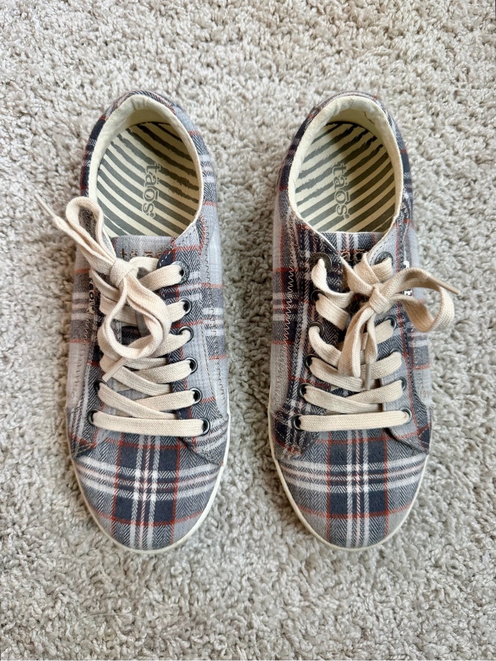 Taos Star Sneakers Gray Plaid - Size 7.5